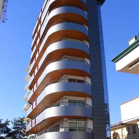 Torre Argonavis Apartment Линяно Сабиадоро Екстериор снимка