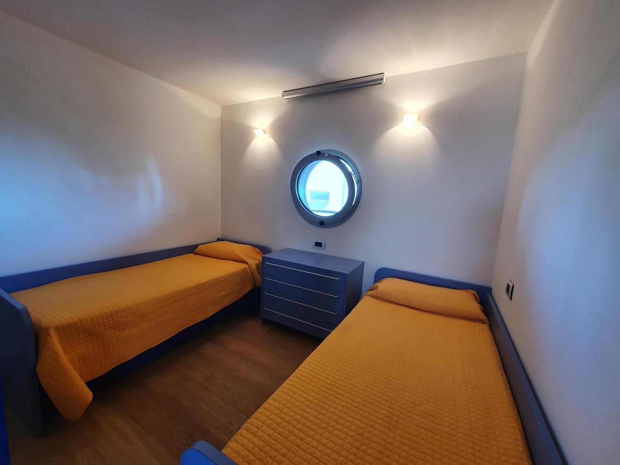 Torre Argonavis Apartment Линяно Сабиадоро Екстериор снимка