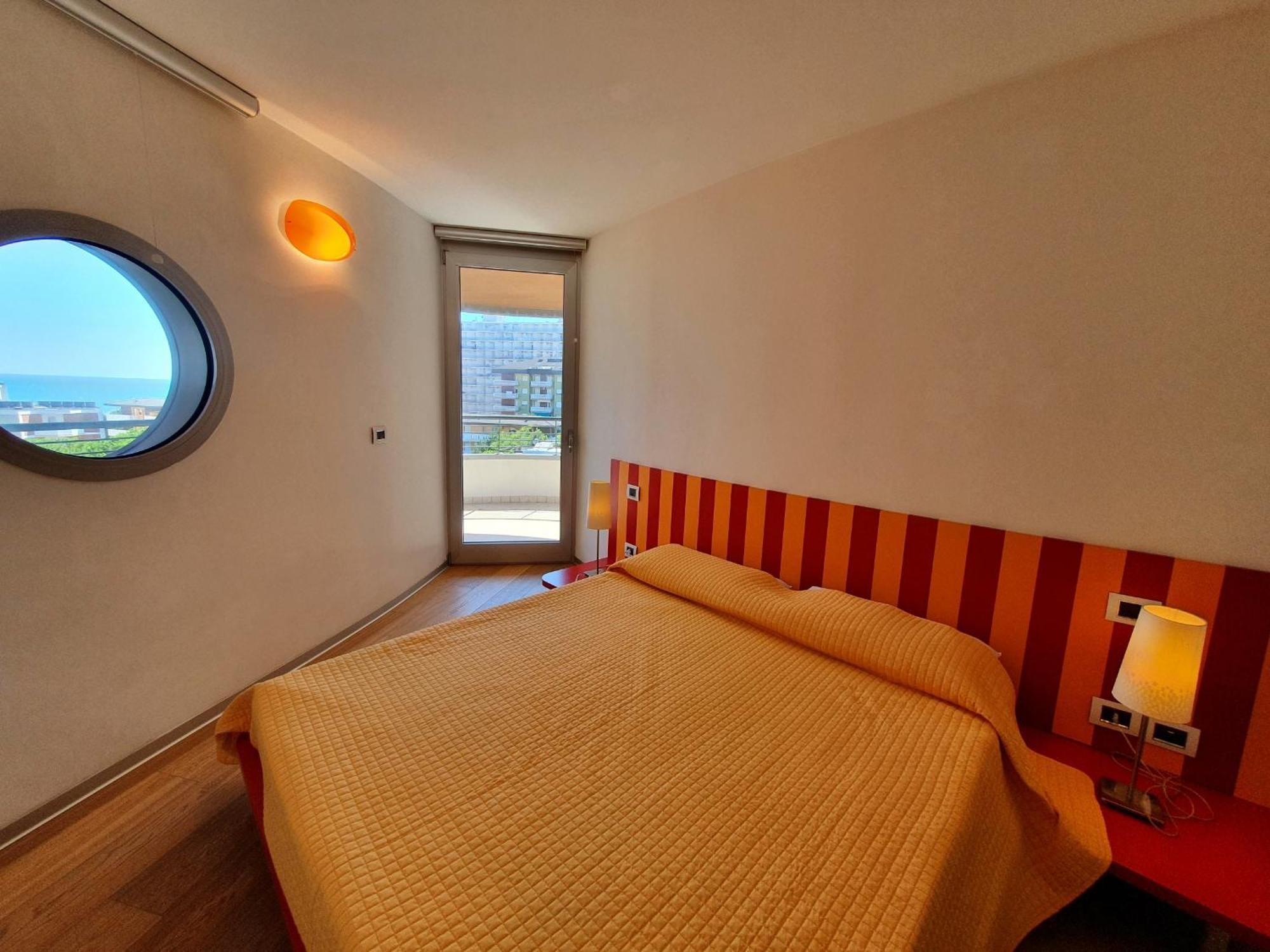 Torre Argonavis Apartment Линяно Сабиадоро Екстериор снимка