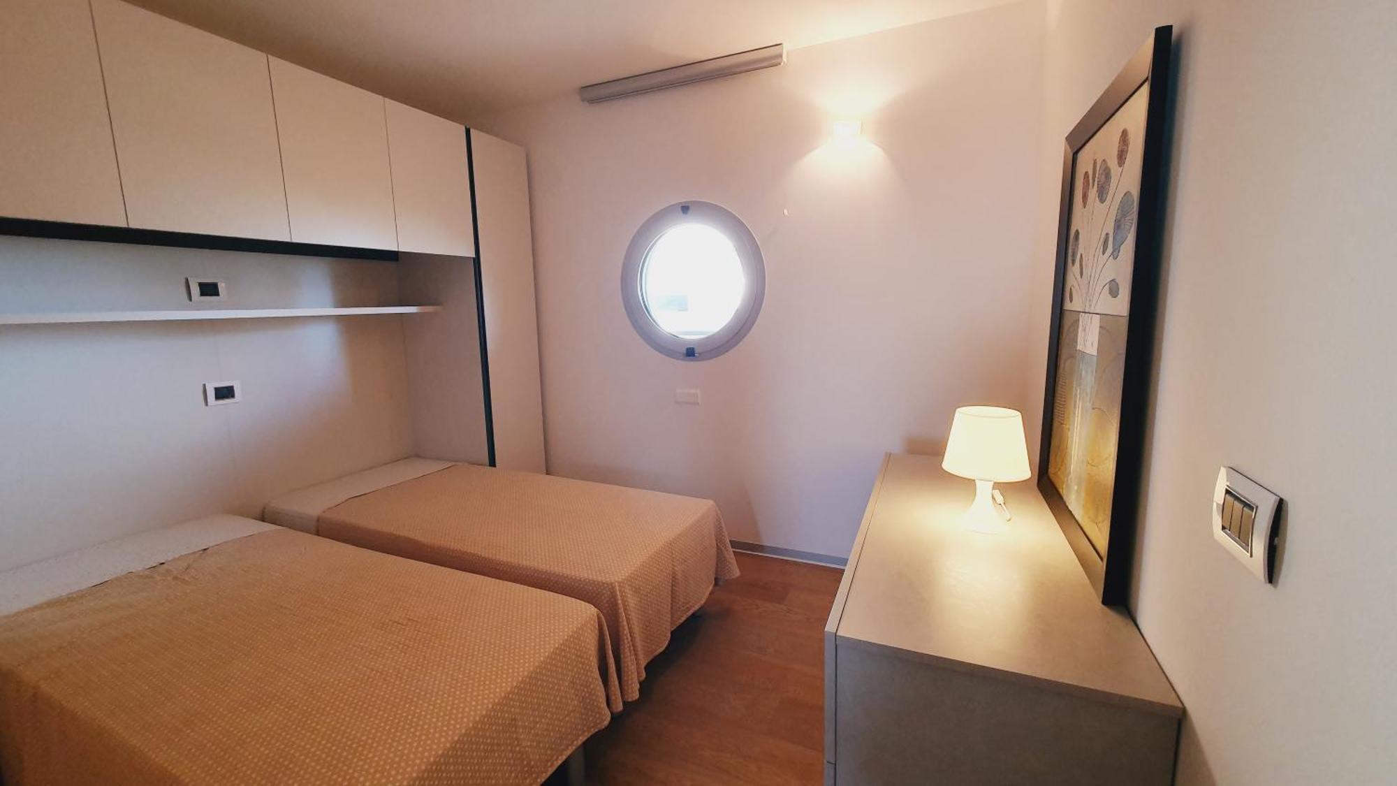 Torre Argonavis Apartment Линяно Сабиадоро Екстериор снимка