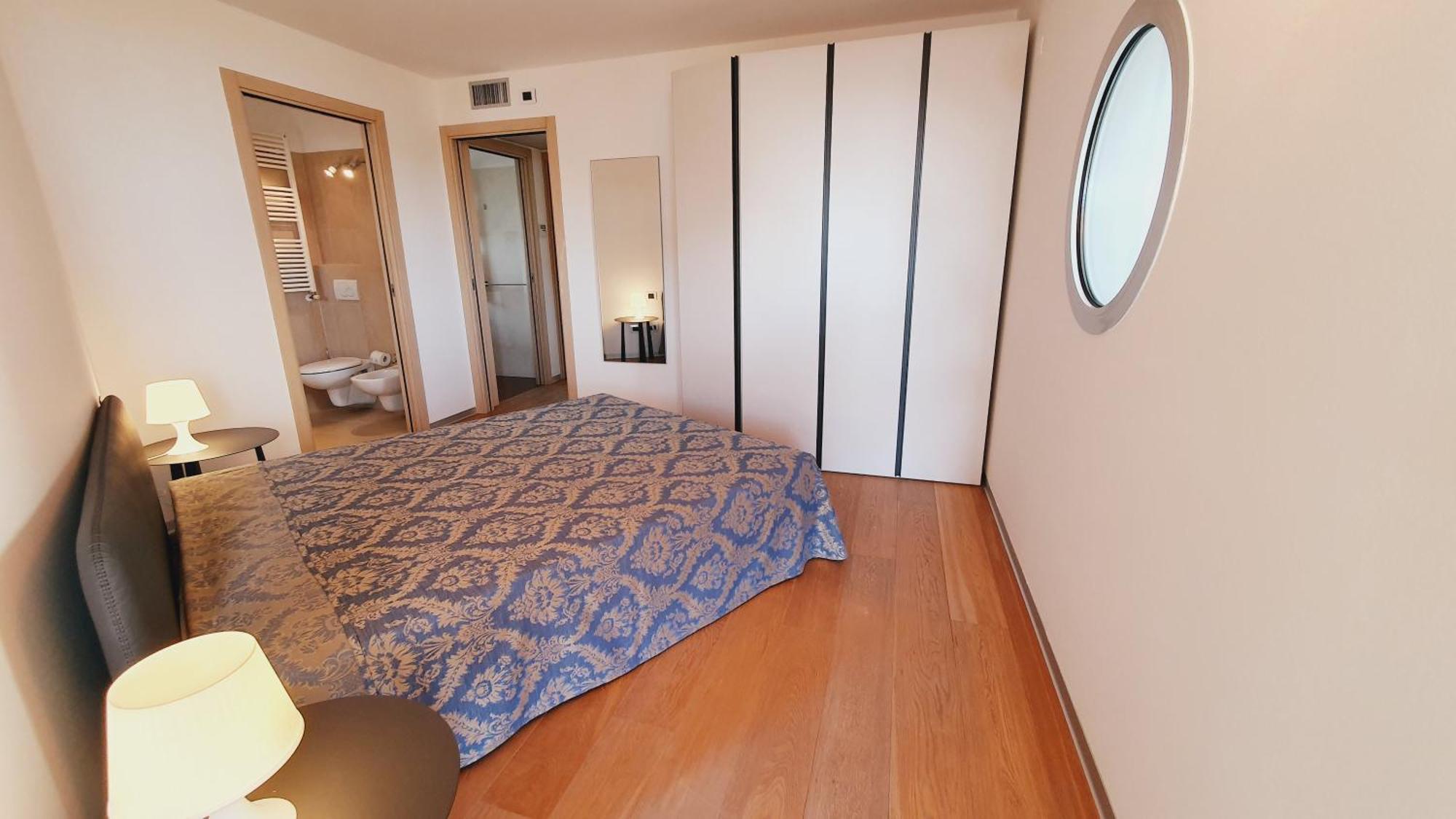 Torre Argonavis Apartment Линяно Сабиадоро Екстериор снимка