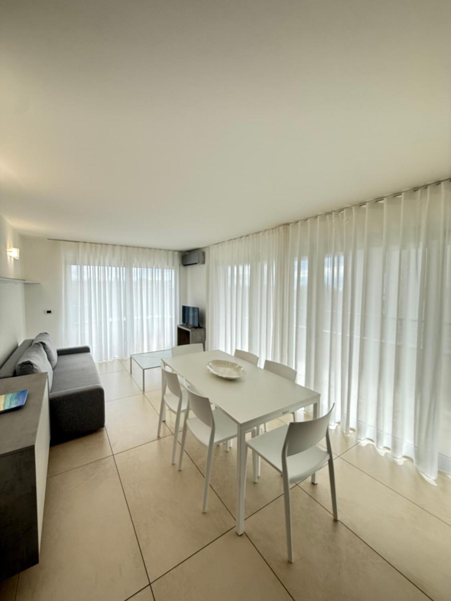 Torre Argonavis Apartment Линяно Сабиадоро Екстериор снимка